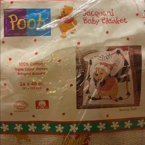Jacquard Pooh Christmas baby blanket
